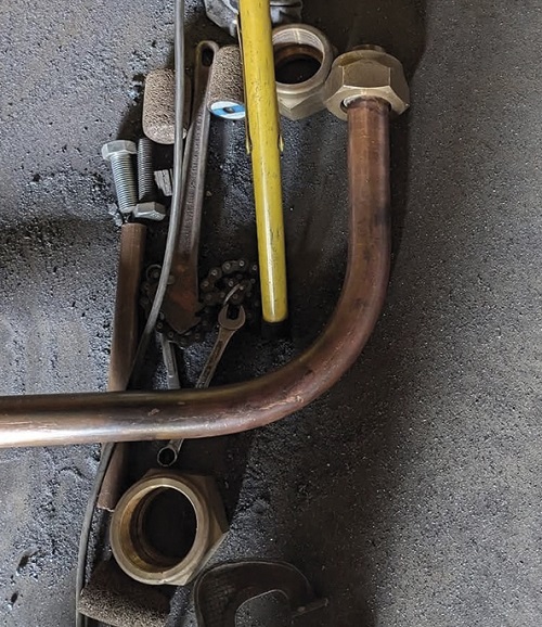 Unions fitted to pick-up pipes (1)