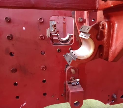 Weighshaft support trunnions